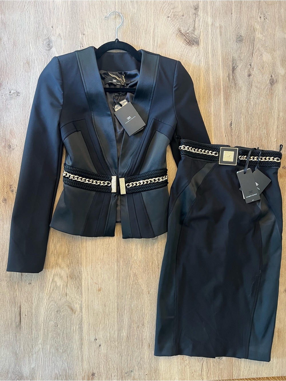 NWT Elisabetta Franchi Black Gold Chain Blazer Skirt Set IT 40